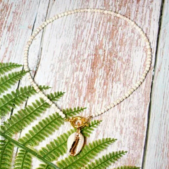 Natural Cowrie Shell Necklace - Picture 7 of 8